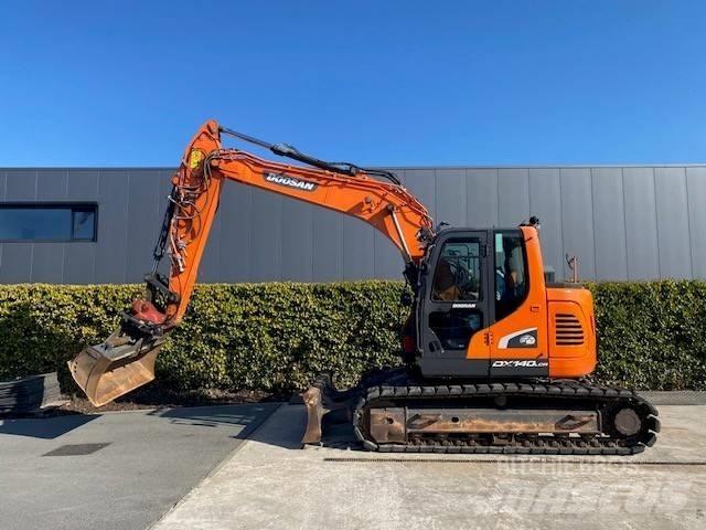 Hitachi 140W-5B Gumikerekes kotrók