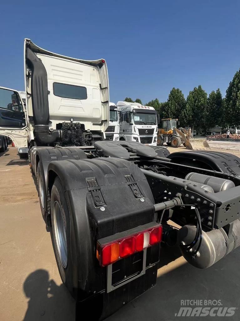 Sinotruk T7H Nyergesvontatók