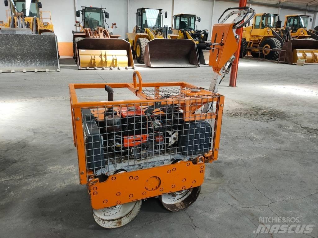 Bobcat BT 750 Ikerdobos hengerek