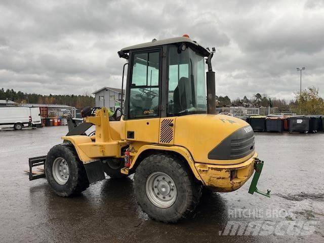 Volvo L30B-Z/S Gumikerekes homlokrakodók