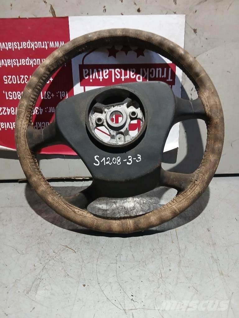 Scania P 94   1487519 Vezetőfülke és belső tartozékok
