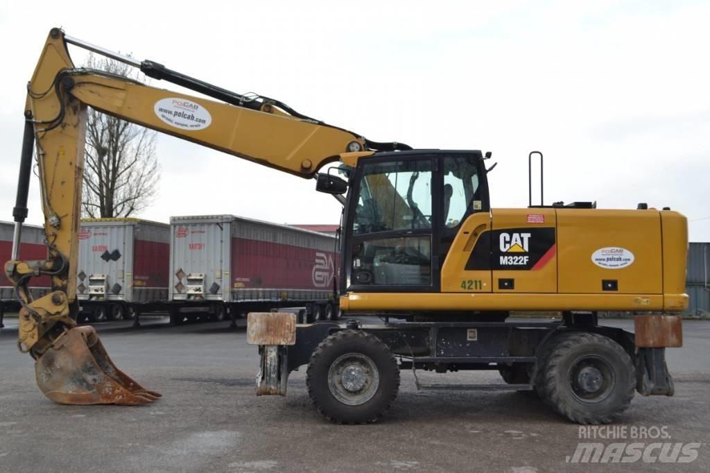 CAT M 322F Gumikerekes kotrók