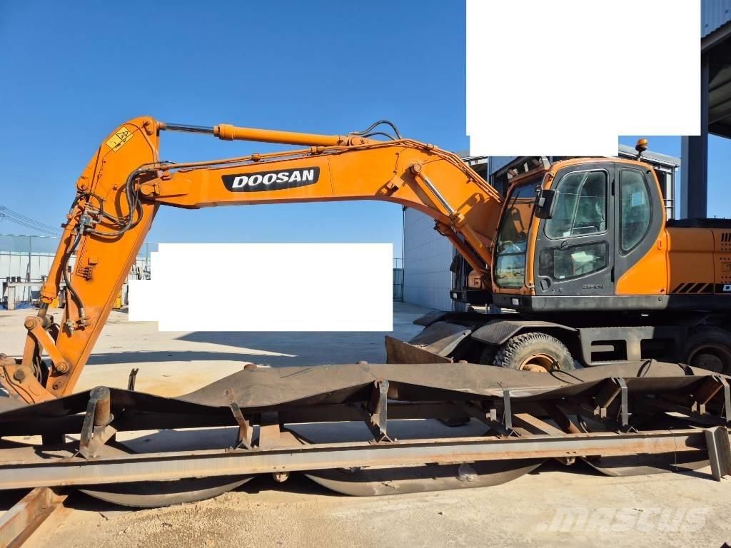 Doosan DX 210 W Gumikerekes kotrók