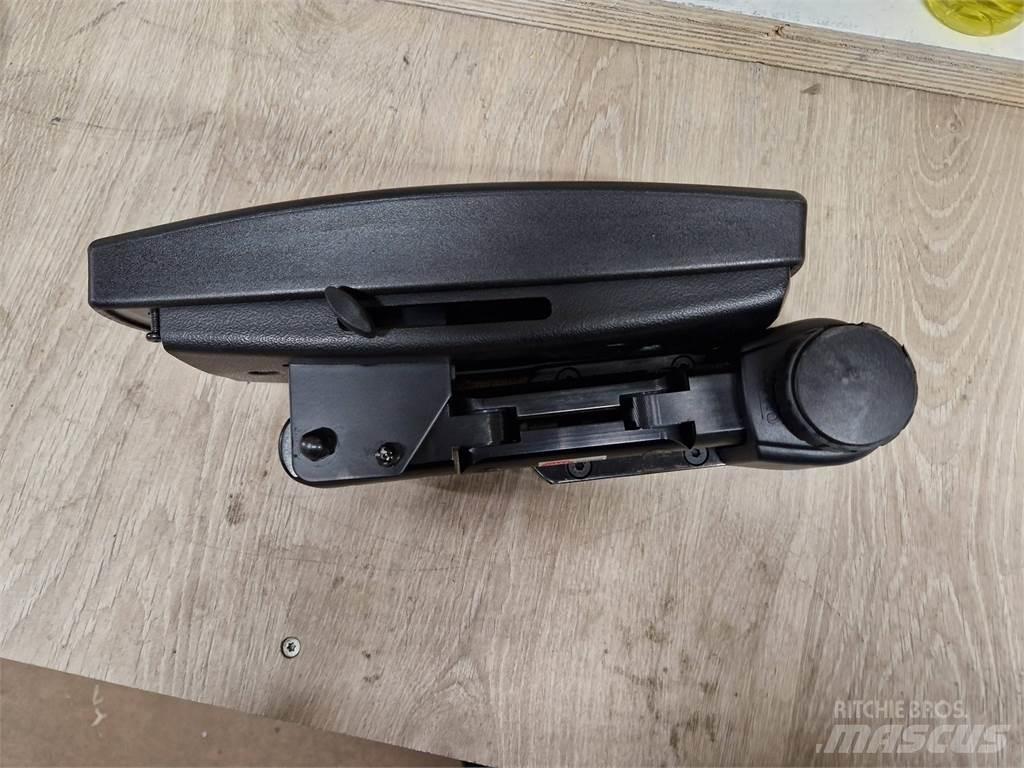 Eco Log B7033578 Vezetőfülke és belső tartozékok