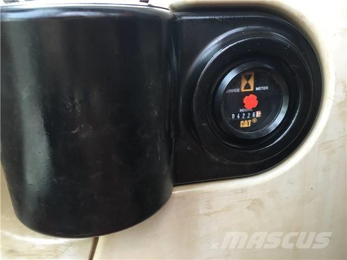 CAT 320 C L Lánctalpas kotrók