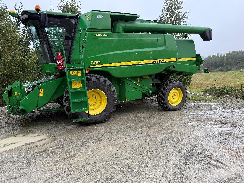 John Deere T550 Kombájnok