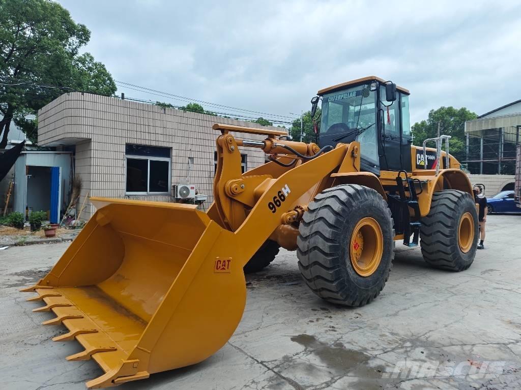 CAT 966 H Gumikerekes homlokrakodók