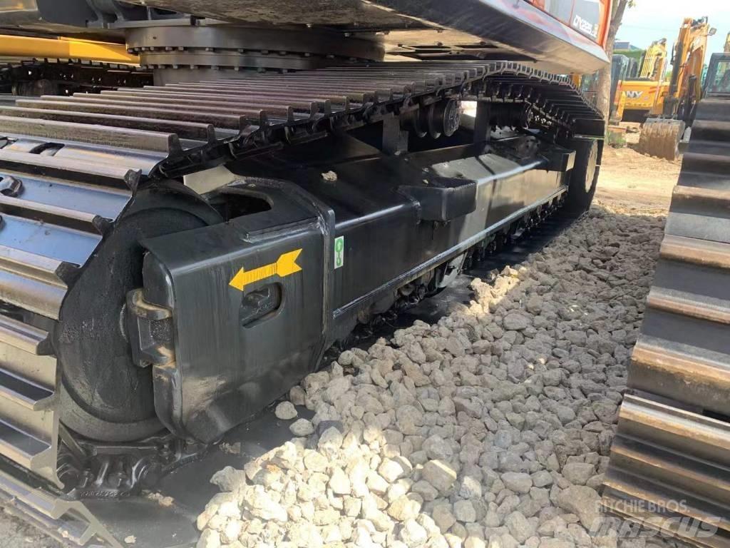 Doosan DX 225 Lánctalpas kotrók