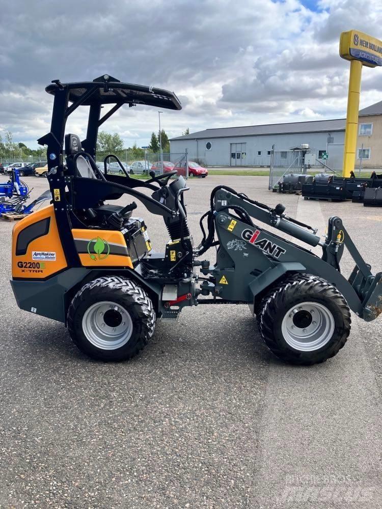 Demokörd GiANT 2200E Univerzális rakodók