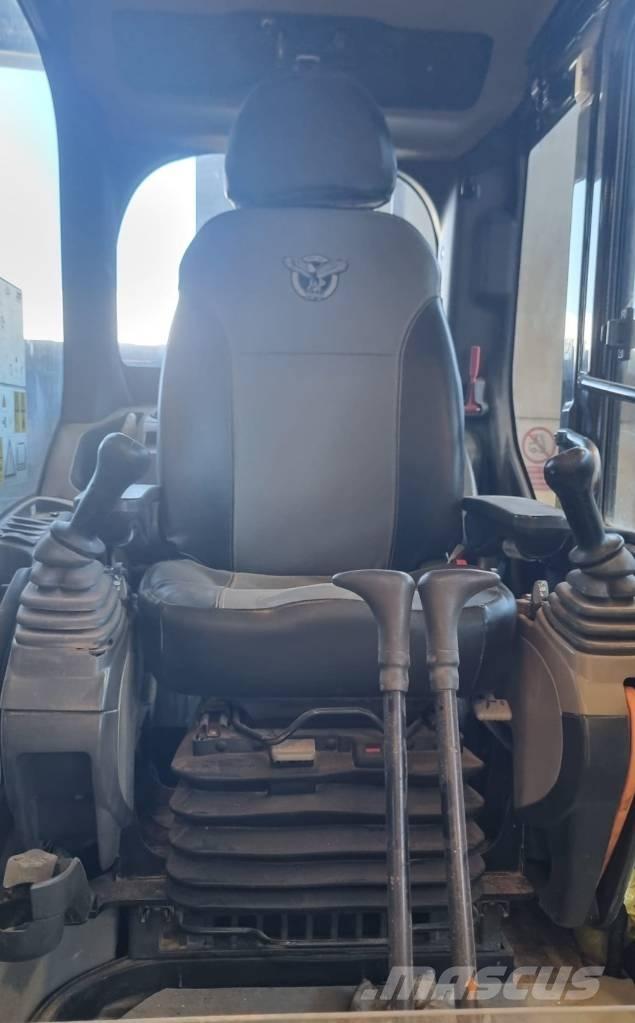 CASE CX 210 D Lánctalpas kotrók