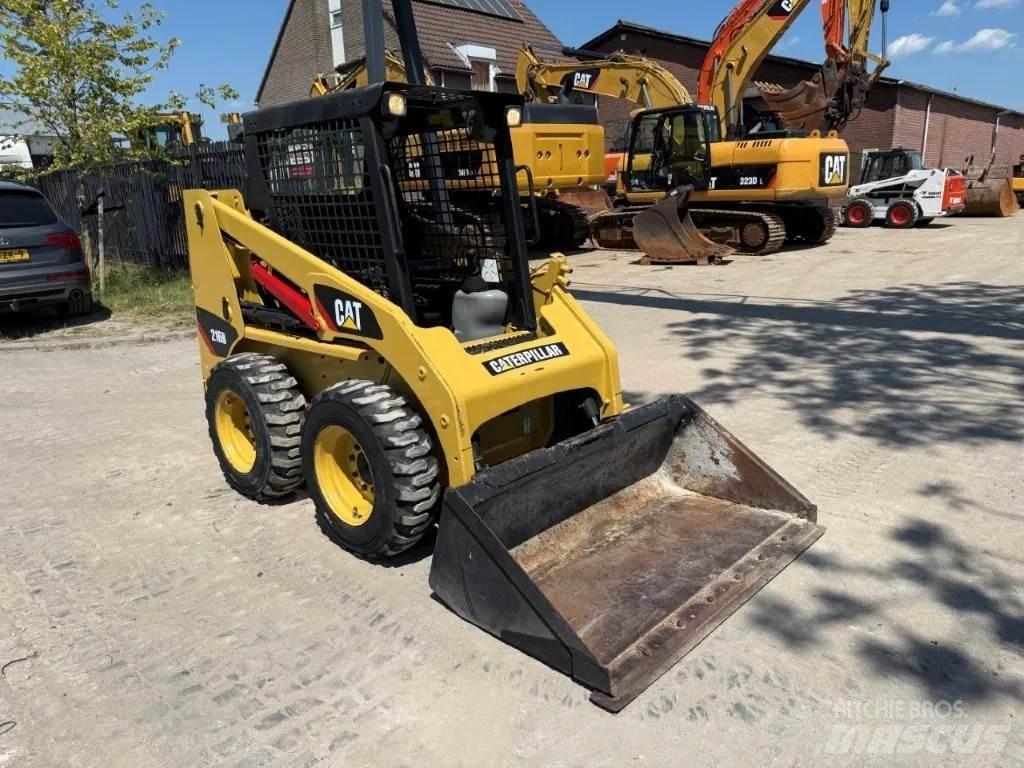 CAT 216B (226,S130) Kompaktrakodók
