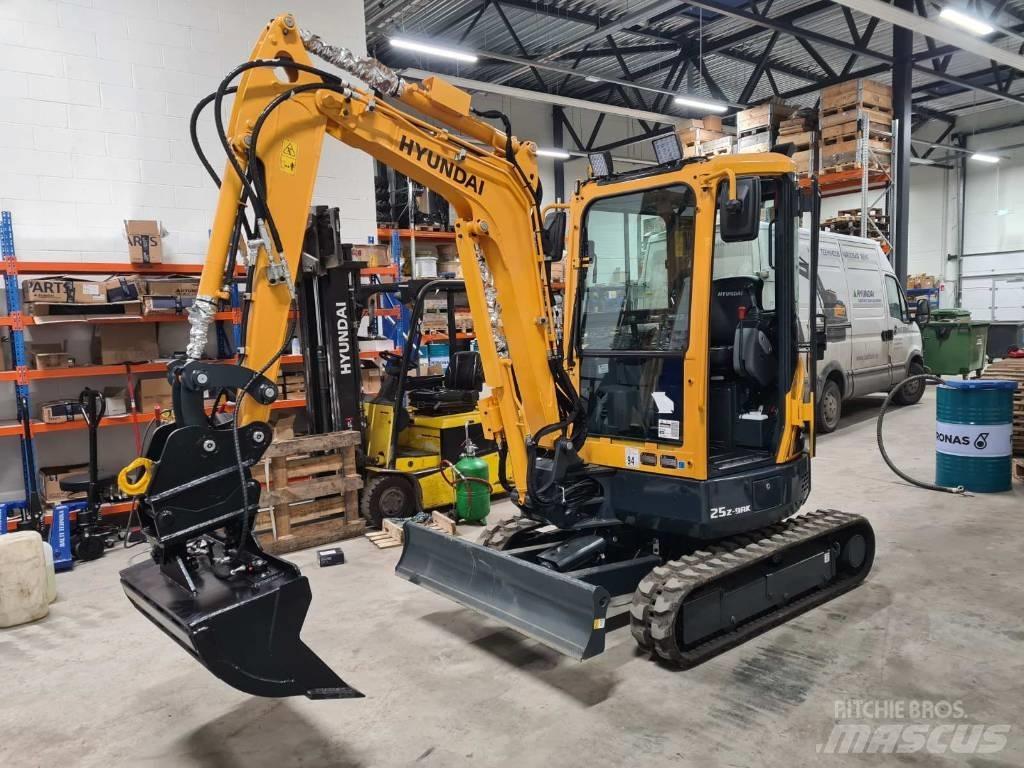 Hyundai R25-9AK Mini kotrók < 7t