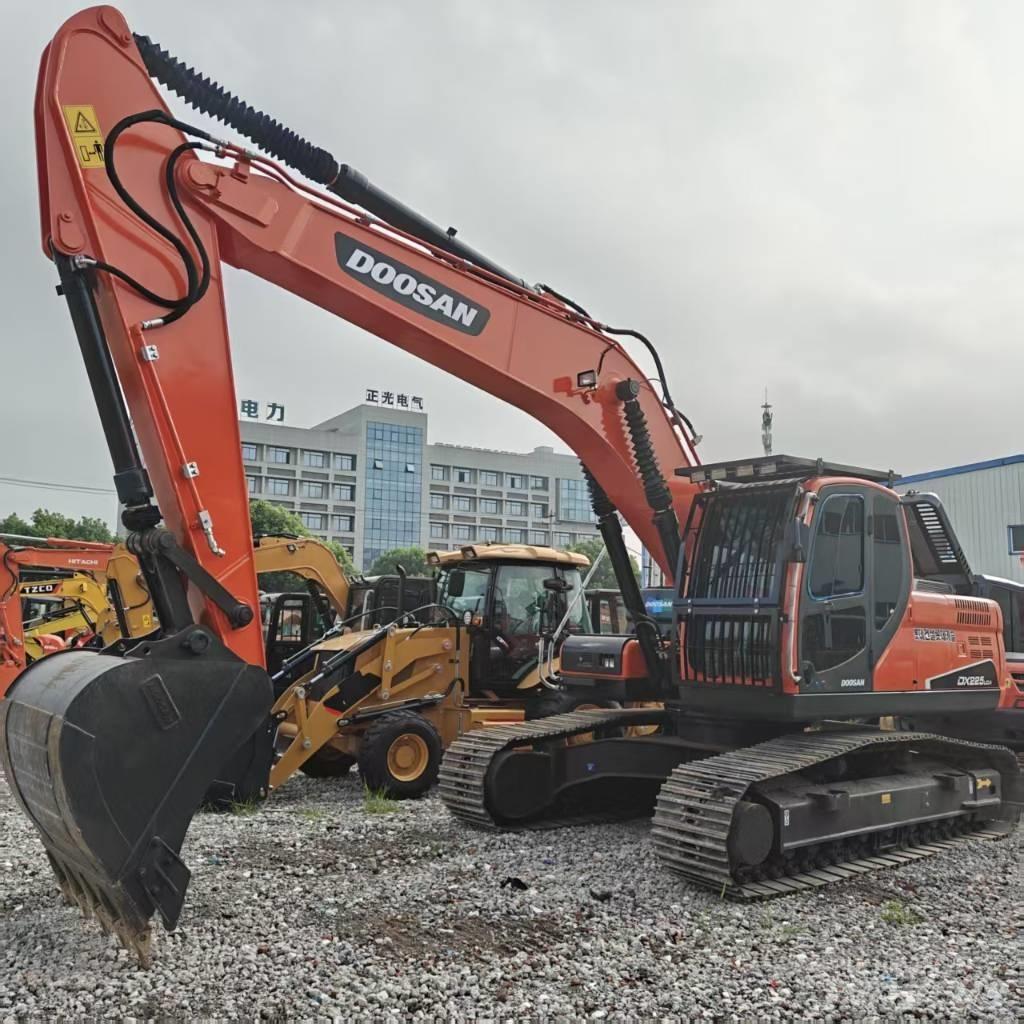 Doosan DX 225 LCA Lánctalpas kotrók