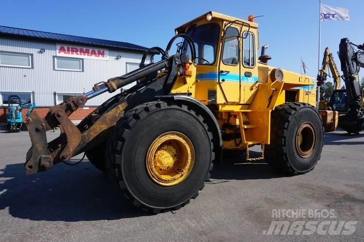 Volvo BM 120 Gumikerekes homlokrakodók