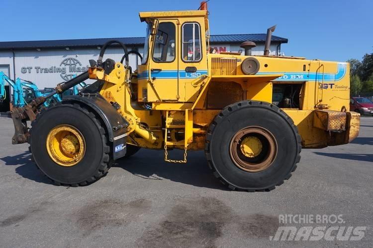 Volvo BM 120 Gumikerekes homlokrakodók