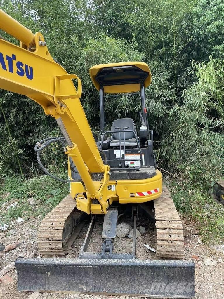 Komatsu PC35 Mini kotrók < 7t