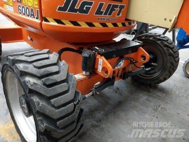 JLG 600AJ Karos emelők