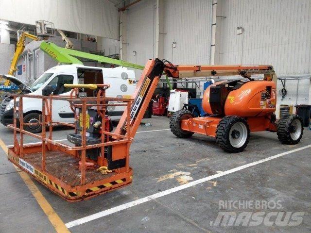 JLG 600AJ Karos emelők