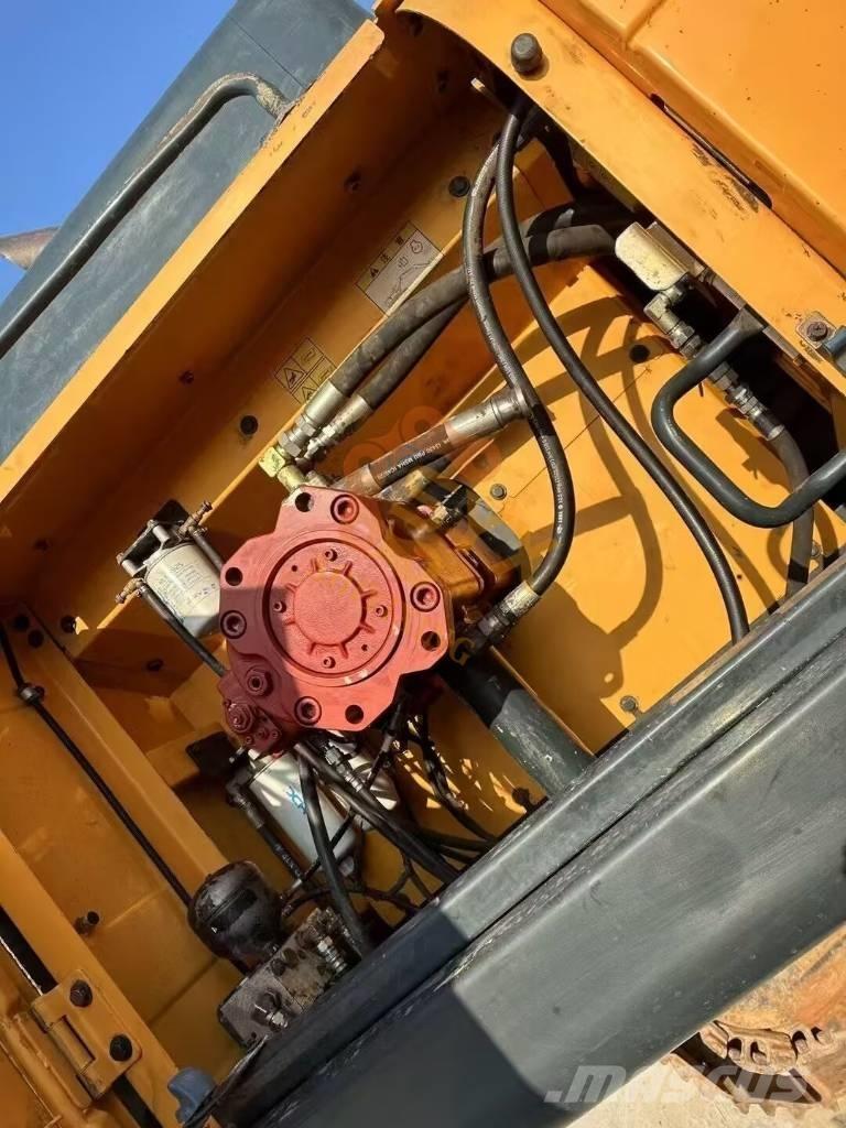 Hyundai Robex 520 VS Lánctalpas kotrók