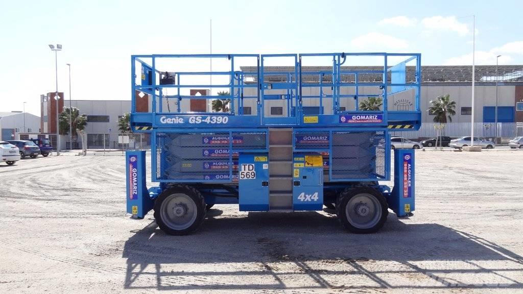 Genie GS 4390 RT Ollós emelők