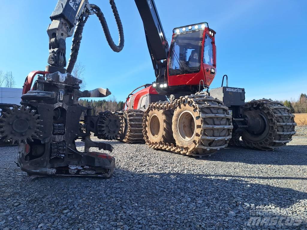 Komatsu 931 XC Betakarítók