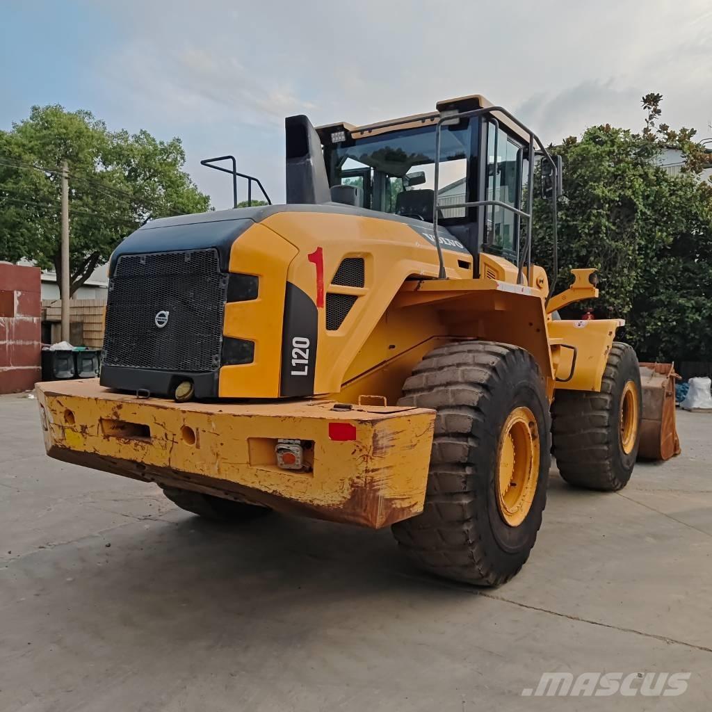 Volvo L 120 E Gumikerekes homlokrakodók