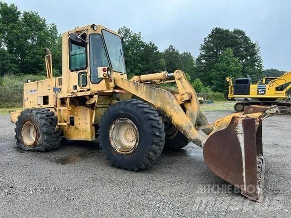 Komatsu WA 320-1 Gumikerekes homlokrakodók