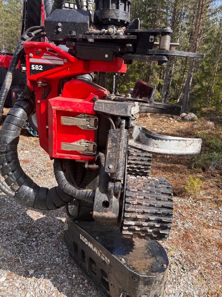 Komatsu 901 Betakarítók