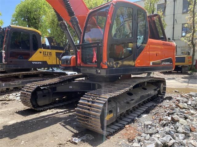 Doosan DX 225 LC Lánctalpas kotrók