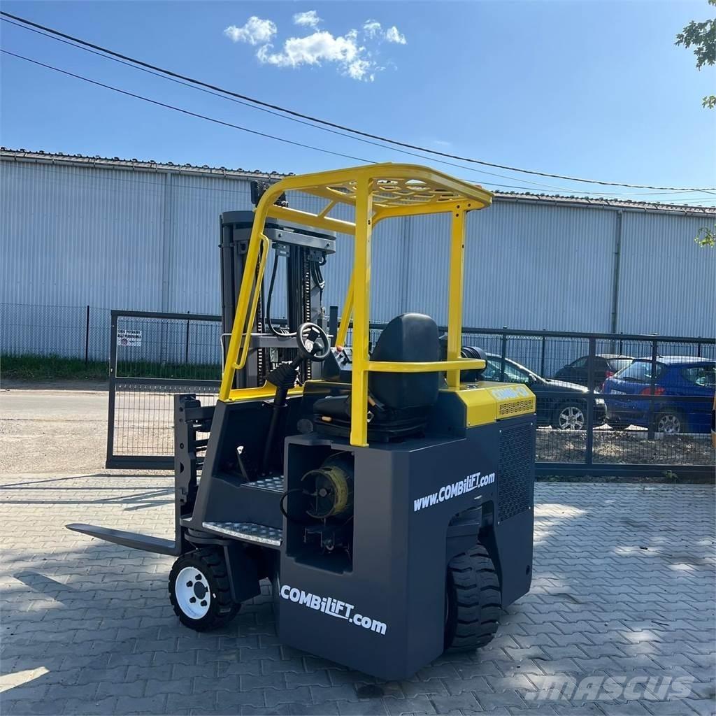 Combilift CBE 3000 Tolóoszlopos négyutas targonca