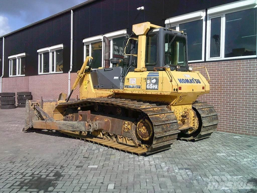Komatsu D65PX-15 lánctalpas dózerek