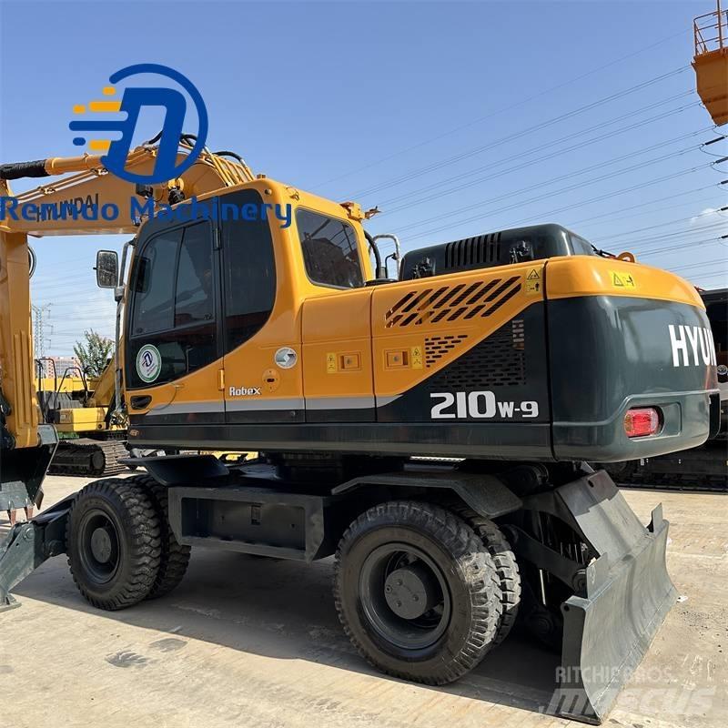 Hyundai 210W-9 Gumikerekes kotrók