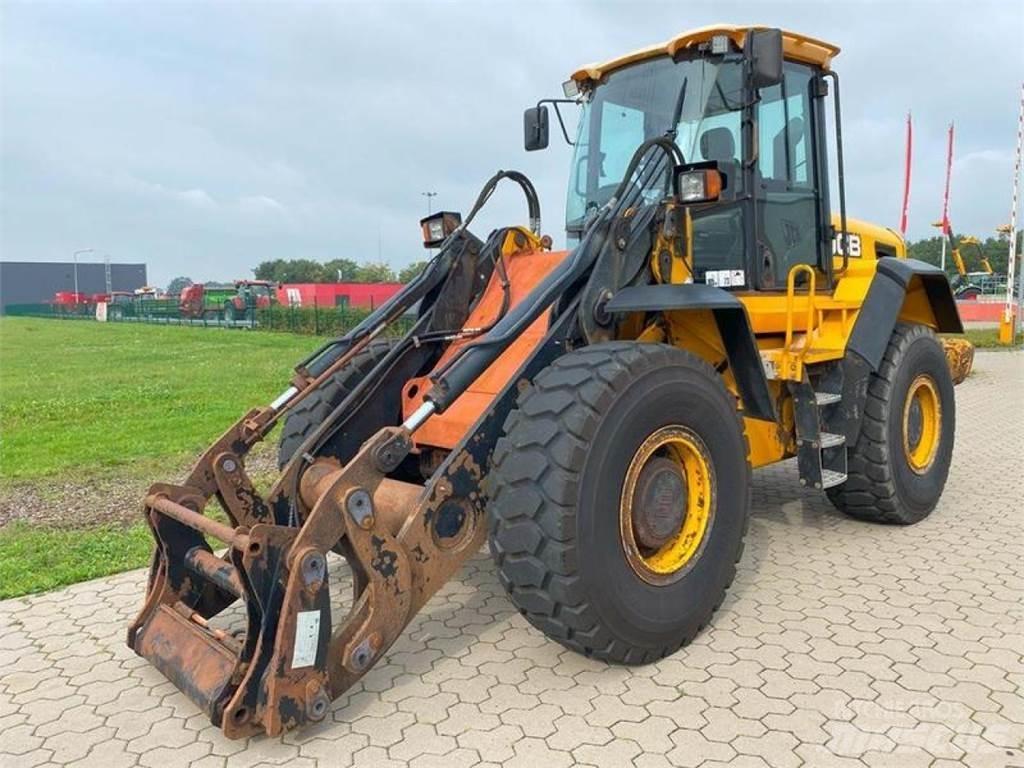 JCB 426E AGRI HT Gumikerekes homlokrakodók