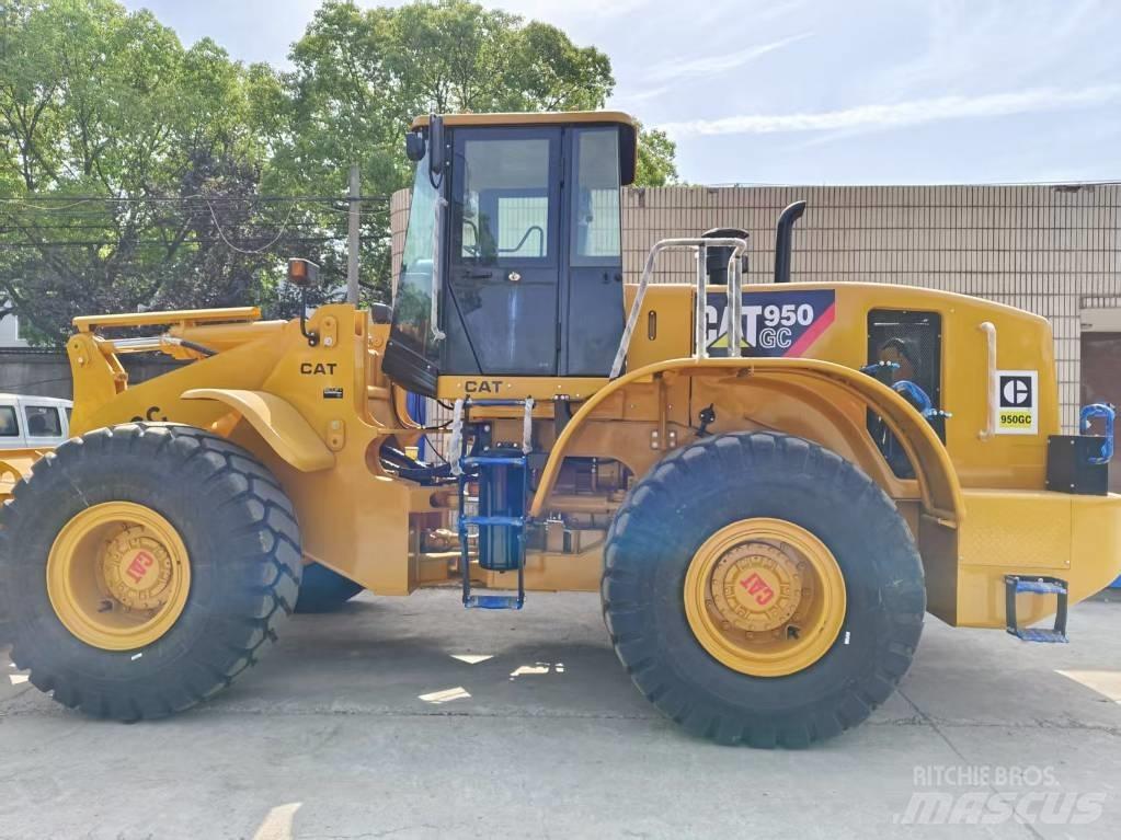 CAT 950 GC Gumikerekes homlokrakodók