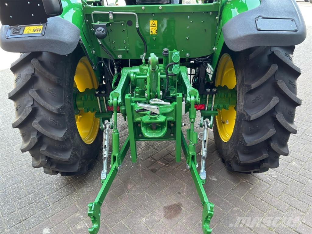 John Deere 5050E Traktorok