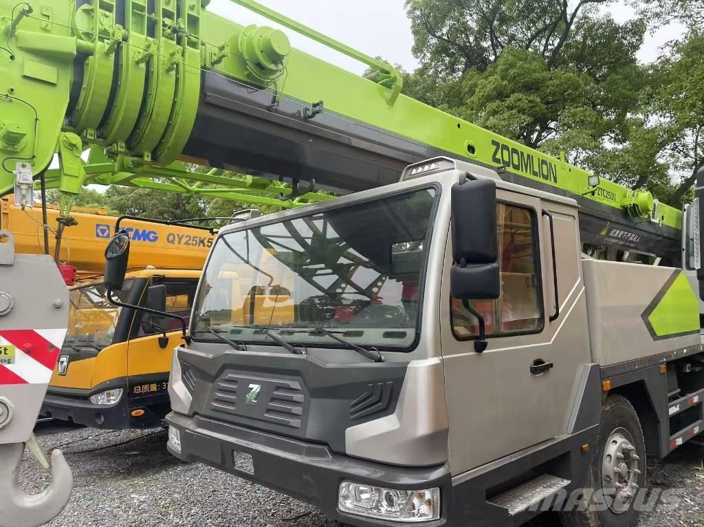 Zoomlion 25 Ton Terepdaruk