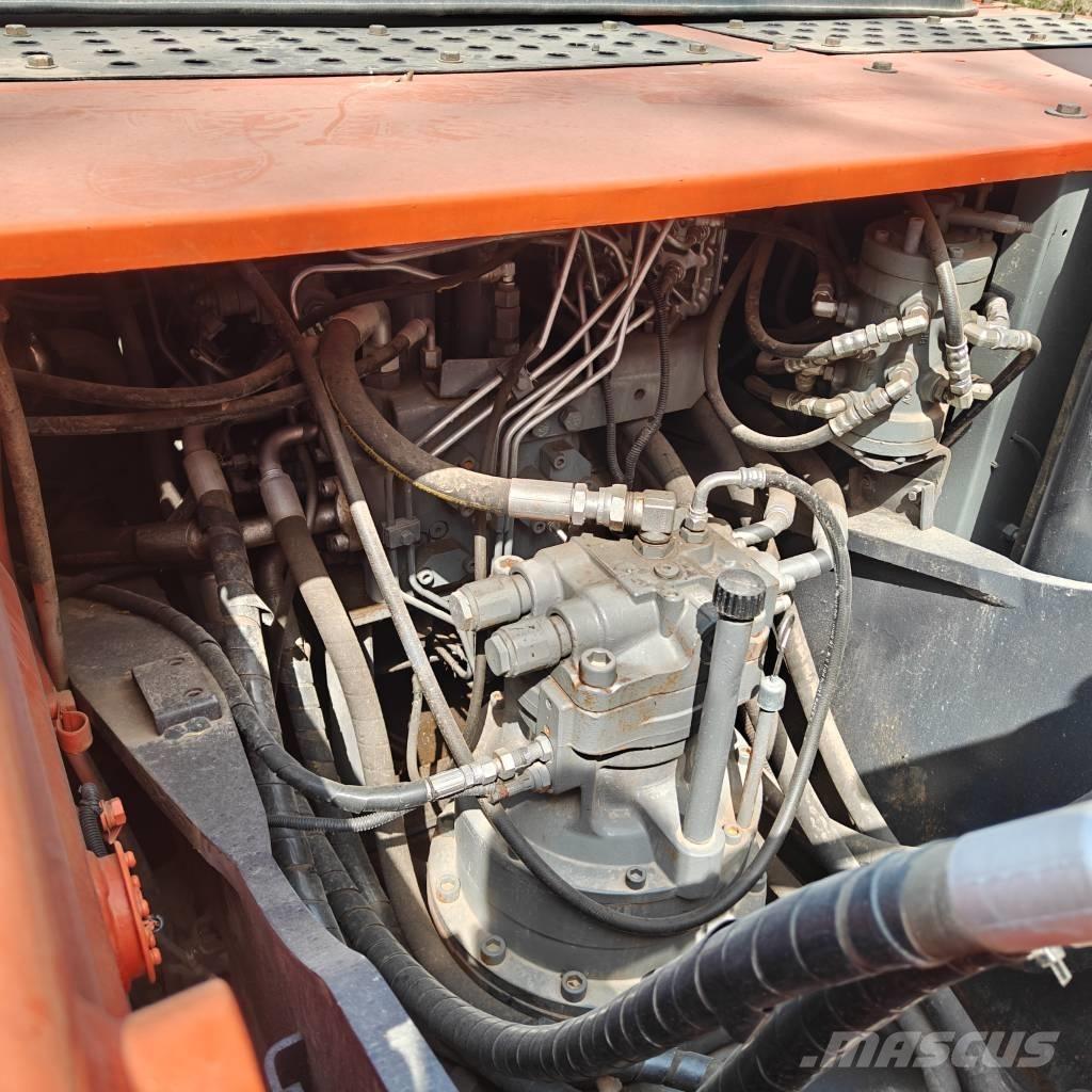Hitachi ZX200 Lánctalpas kotrók