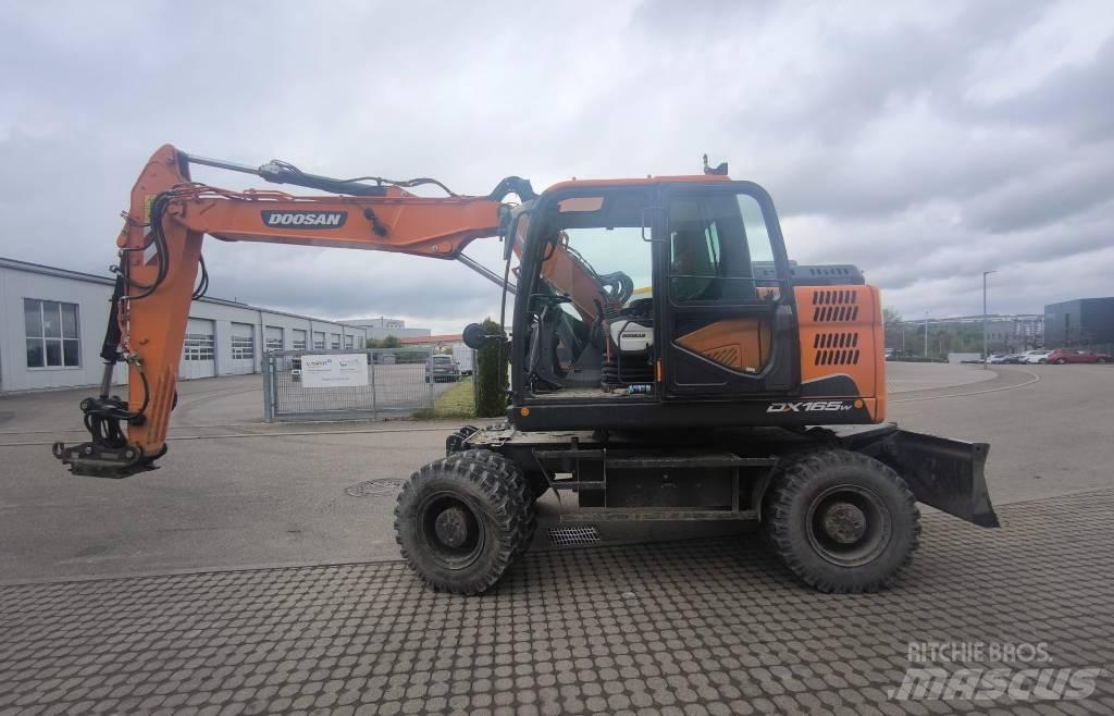 Doosan DX 165 W Gumikerekes kotrók