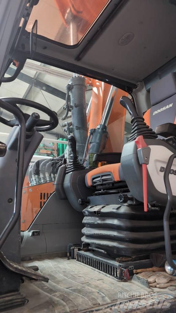 Doosan DX 165 W Gumikerekes kotrók