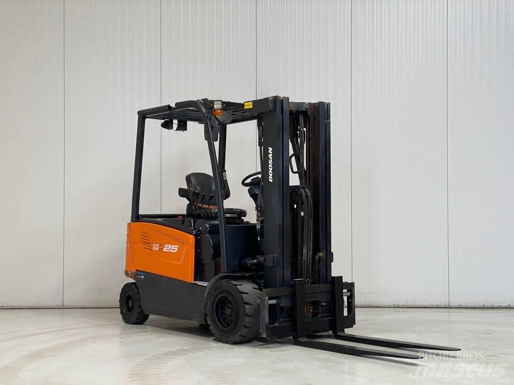 Doosan B25X-7 Elektromos targoncák