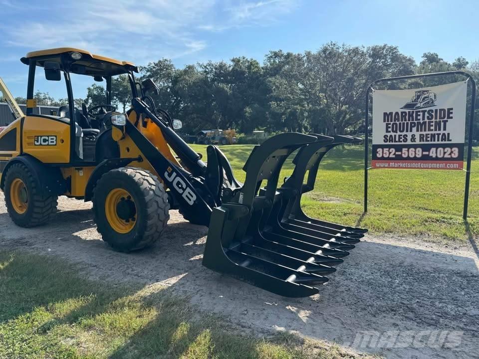 JCB 407 Gumikerekes homlokrakodók