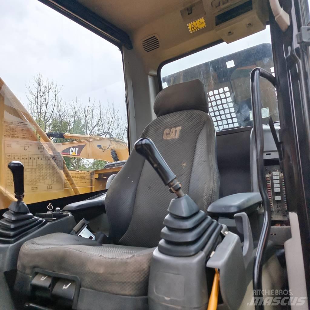 CAT 320 D Lánctalpas kotrók