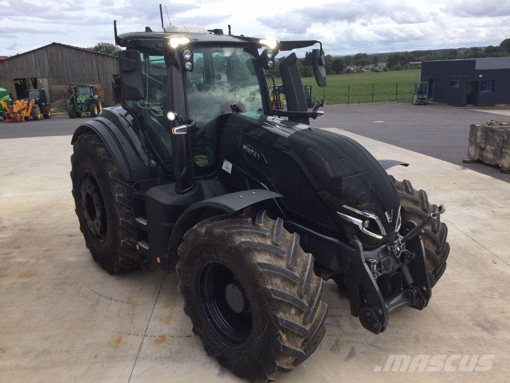 Valtra Q265 Traktorok