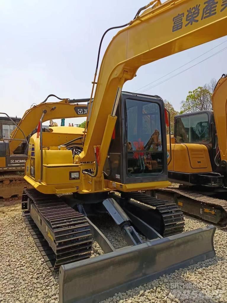 Komatsu PC 70 Közepes (midi) kotrók 7 t - 12 t