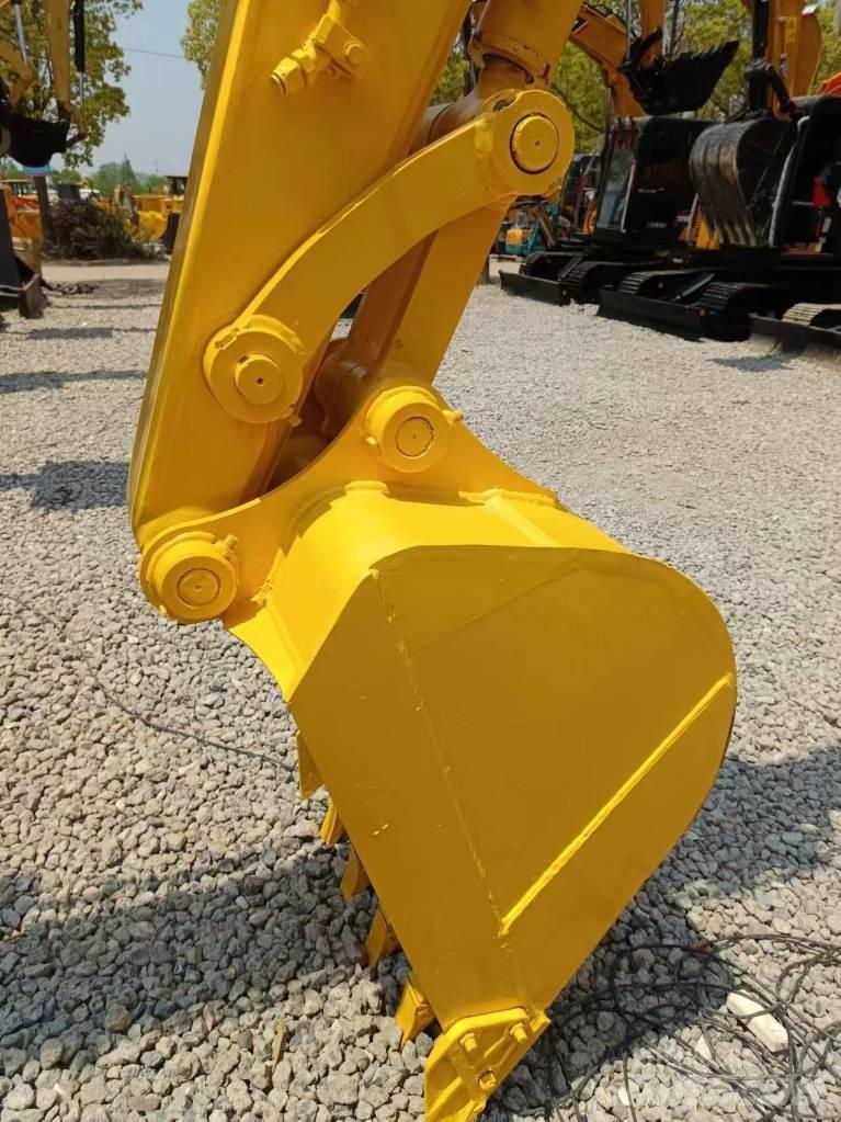 Komatsu PC 70 Közepes (midi) kotrók 7 t - 12 t
