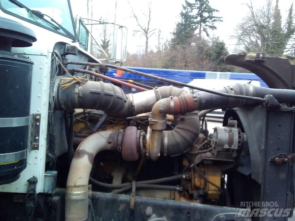 Peterbilt 377 Nyergesvontatók
