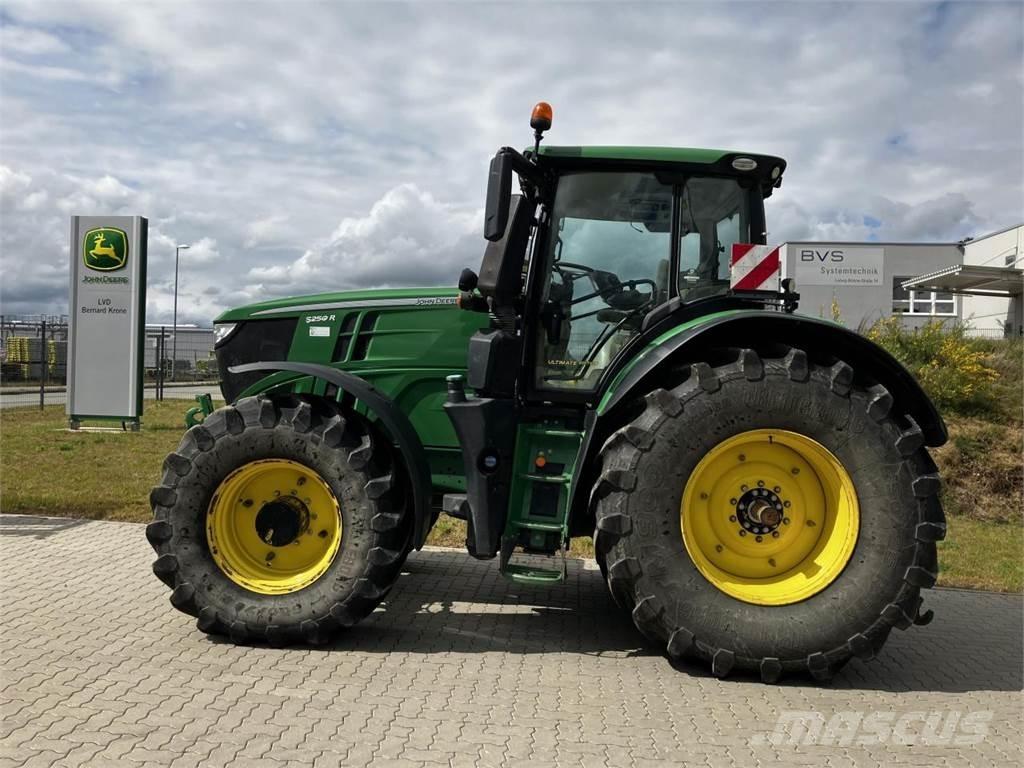 John Deere 6250R Traktorok