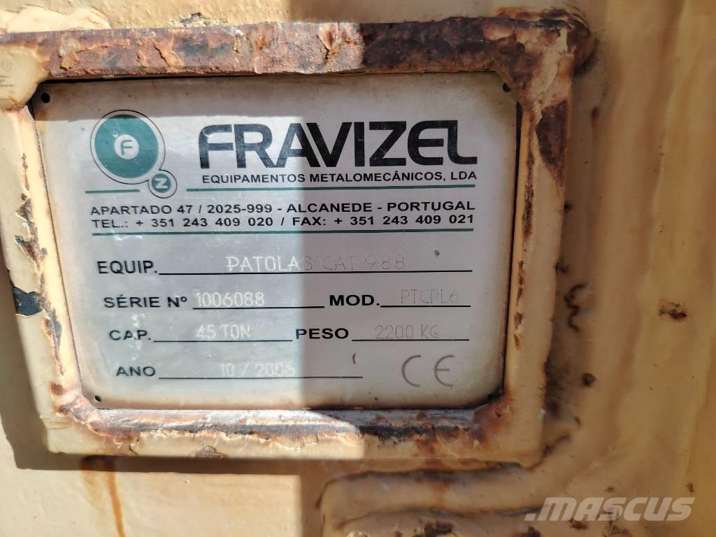 CAT 988 F Gumikerekes homlokrakodók