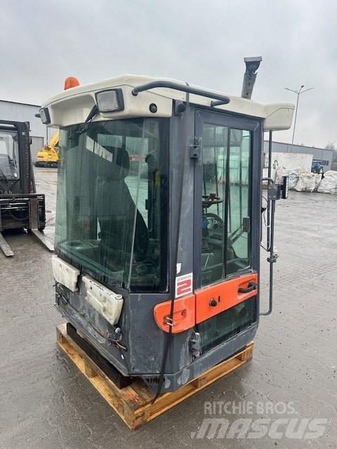 Atlas L 260 USED CAB Gumikerekes homlokrakodók