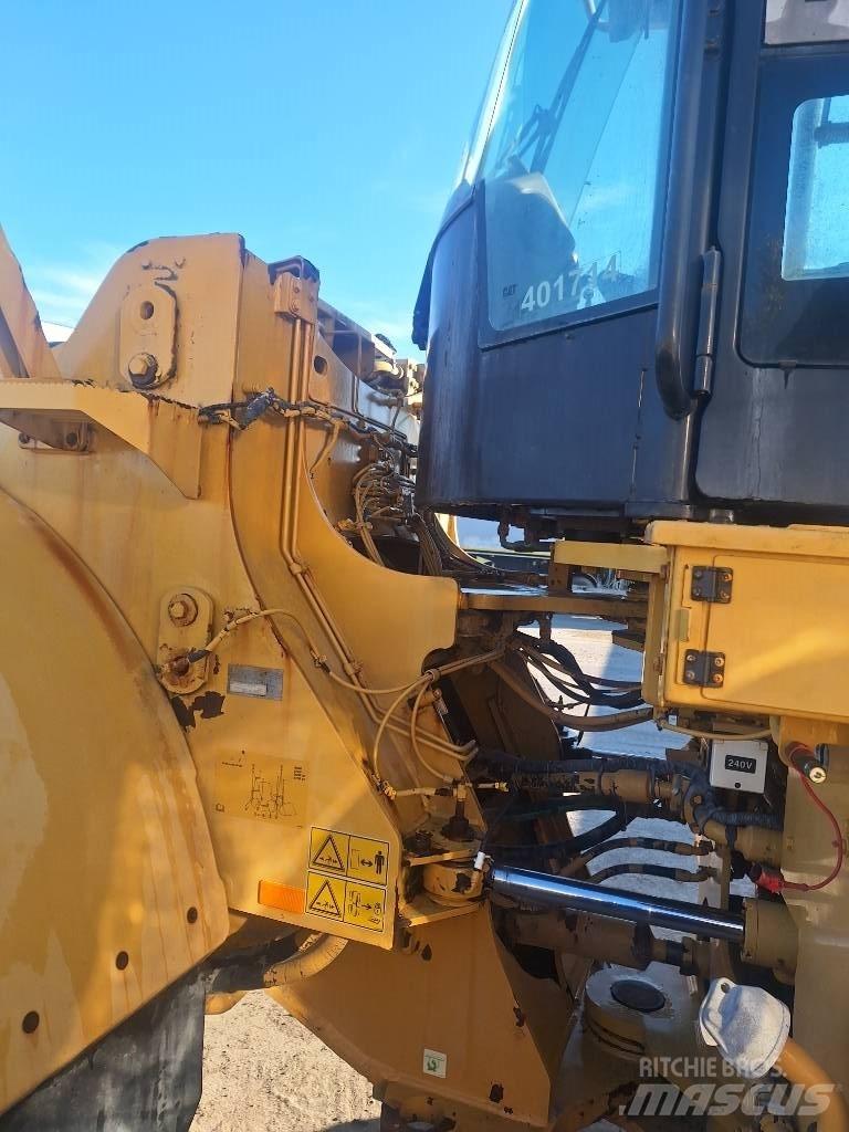 CAT 966 MXE Gumikerekes homlokrakodók